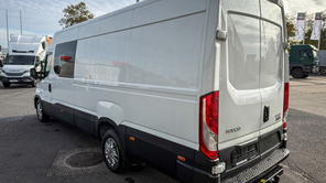 IVECO Daily 35S18A8 V VAN przewóz osób